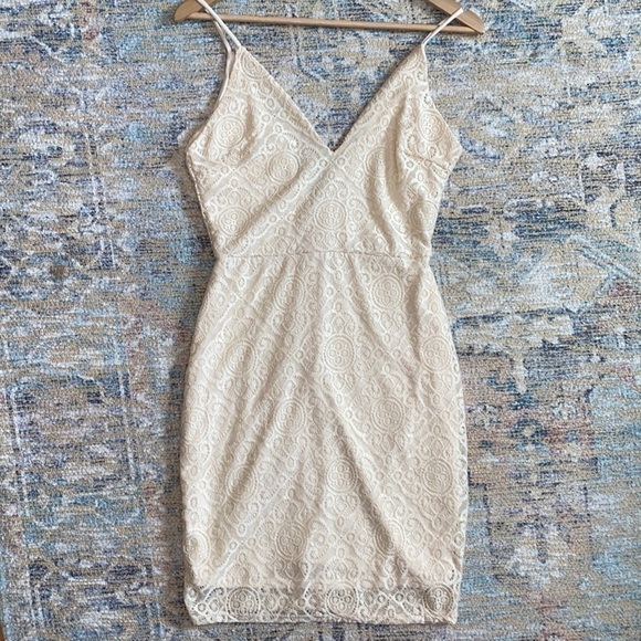 Venus Ivory Bodycon Lace Mini Dress Women’s Size Small - Picture 1 of 16